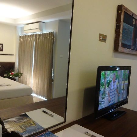 At Home Hotel Patong Exterior photo