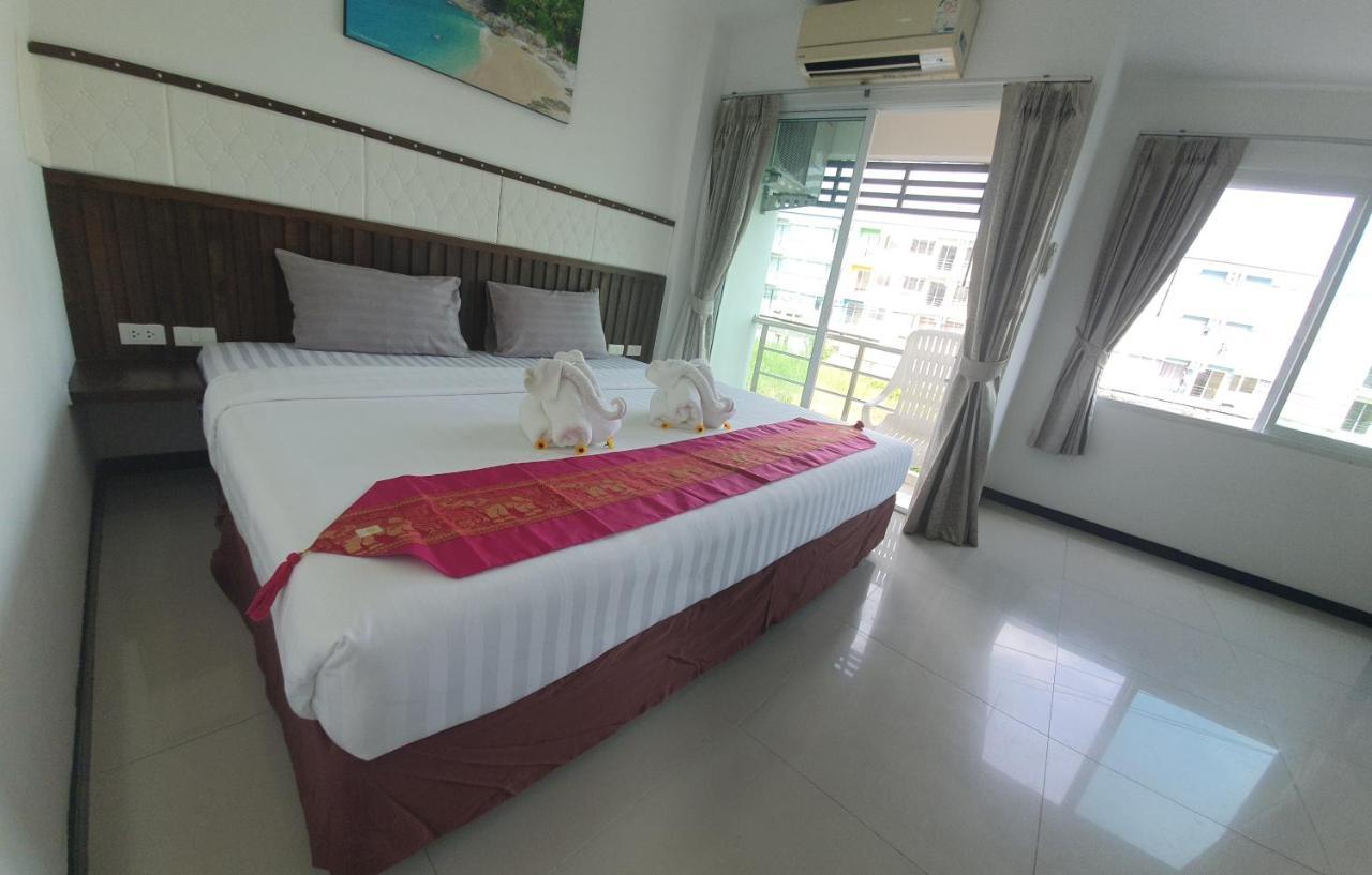 At Home Hotel Patong Exterior photo